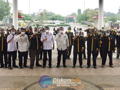 Bupati Musa Ahmad Bagikan Sepeda Motor bagi Para Koordinator P3A