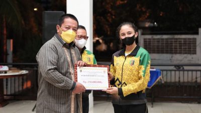 Raih 2 Emas di PON Papua, Sutjiati Narenda dan Wira Sukmana Terima Bonus Rp500 Juta