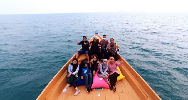 Menyeberangi Laut dan Melewati Medan Off-Road, Inilah Perjuangan Tim Vaksinator Jajaran Polda Lampung