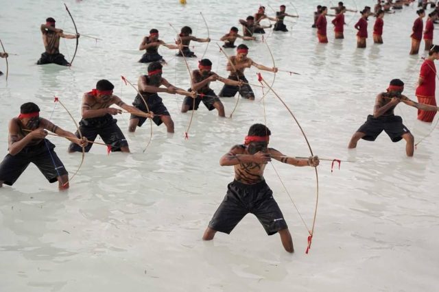  Wisata Desa Ngilngof Maluku Tenggara Unggulkan Pasir Putih Terhalus di ‘Dunia’