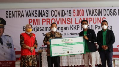 Grab Indonesia Serahkan Bantuan Alat Kesehatan kepada PMI Lampung