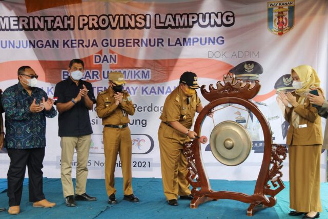 Gubernur Lampung Resmikan Bazar Rebo di Kecamatan Baradatu