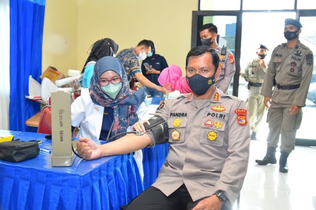 Jelang HUT Brimob ke-76, Kabid Humas Polda Lampung Ikut Donor Darah