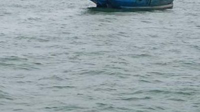 Kapal Kayu Bermuatan Kelapa Tenggelam di Selat Malaka