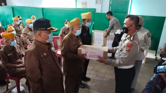 Ditlantas Polda Lampung Berikan Tali Asih kepada Para Veteran