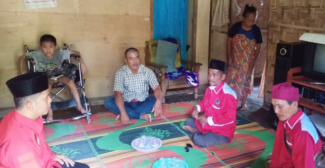 Memaknai Maulid Nabi, Bamusi PDI-P Lamsel Berikan Bantuan Khitan Gratis dan Kursi Roda