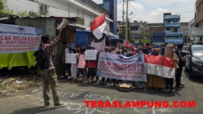 Ini Alasan Para Pedagang di Jl. Bukit Tinggi Menolak Pindah ke Lantai Dua Pasar Bambu Kuning