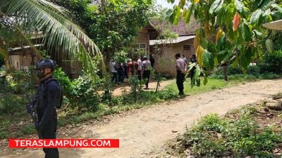 Densus 88 Antiteror Geledah Rumah Terduga Teroris di Desa Klaten Lampung Selatan