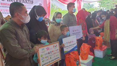 Dampak Covid-19, 345 Paket Sembako Dibagikan untuk Anak Yatim di Lampung
