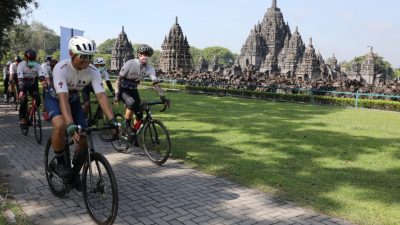 Gubernur Ganjar Pranowo dan Walikota Gibran Ikuti Tour de Borobudur
