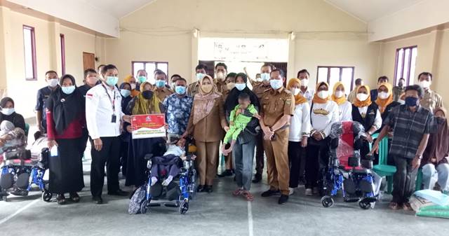 Ribuan Penyandang Disabilitas dan Anak – Lansia Telantar di Tiga Kecamatan di Tanggamus Terima Bantuan