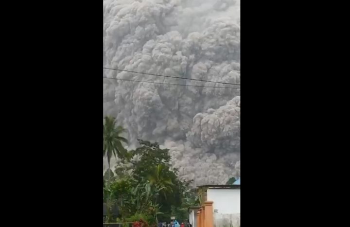 Erupsi Gunung Semeru, Proses Evakuasi Warga Lamban karena Terkendala Lumpur