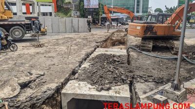 Antisipasi Banjir di Lungsir, Pemkot Bandarlampung Tanam 12 Kotak Beton