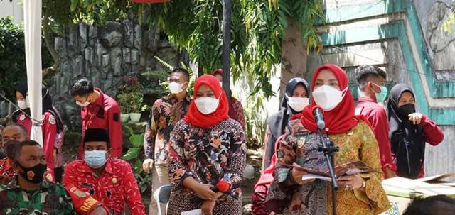 Pemkot Bandarlampung Serahkan Bantuan Alat Pertanian