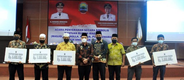 Pemkab Lampung Selatan Beri Bantuan Hibah Untuk 276 Rumah Ibadah