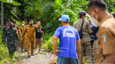 Bupati Pesawaran Tinjau Jembatan Ambrol di Desa Gebang