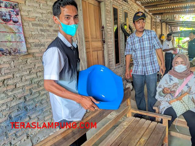 Jamban Murah Berkualitas ‘Made In’ Desa Titiwangi Lampung Selatan