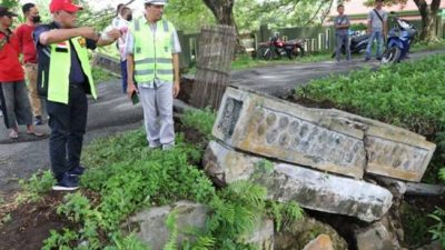 Bupati Lampung Selatan Tinjau Jembatan Ambrol di Way Urang