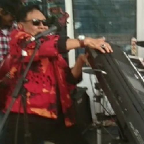 ‘The Old Man Keren’ Lampung Menyanyikan Lagu-Lagu Cadas