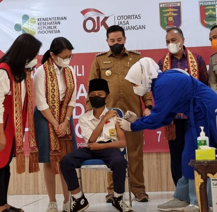 Pasar Modal Indonesia Bantu 341 Dosis Vaksin di Sumatera