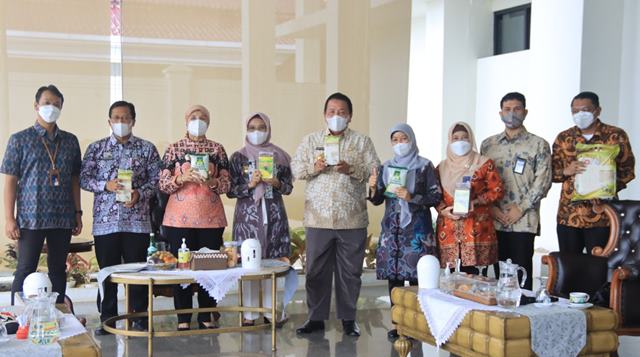 Bulog Paparkan Program kepada Gubernur Lampung