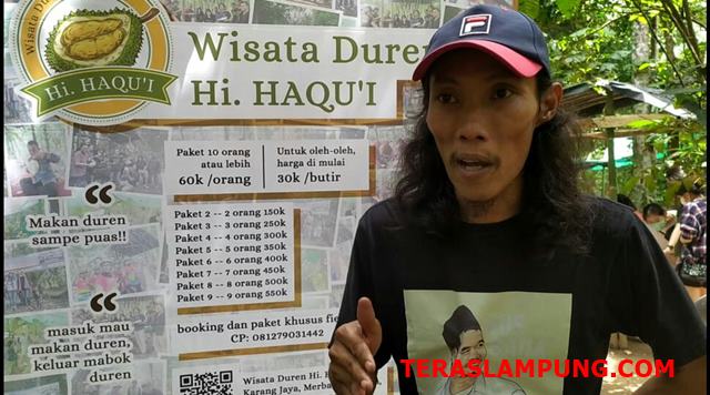 Yudi Nopriansyah (39), pengelola Wisata Durian di Desa Karang Jaya, Kecamatan Merbau Mataram, Lampung Selatan. Foto: Teraslampung.com/Zainal Asikin