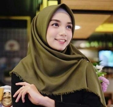 Inspirasi Model Jilbab Segi Empat Terbaru yang Kekinian dan Stylish