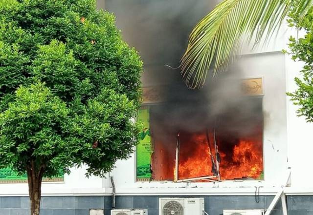 Gedung DPRD Kota Batam Terbakar