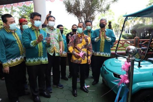 Manfaatkan ‘Green Composite’, Unila Luncurkan Mobil Listrik