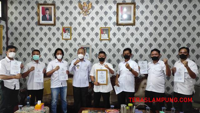 Sukseskan Pilkades Serentak, Satintelkam Polres Lampura Terima Dua Penghargaan