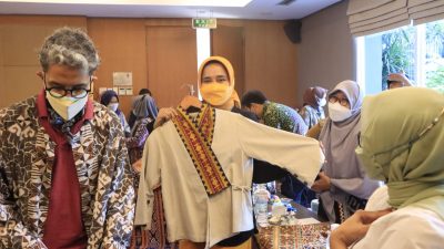 Ketua Dekranasda Lampung Buka Kegiatan Pendampingan Perajin Wastra Lampung