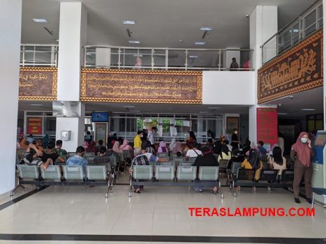 Warganet Bandarlampung Protes Pelayanan Disdukcapil di Gedung Satap