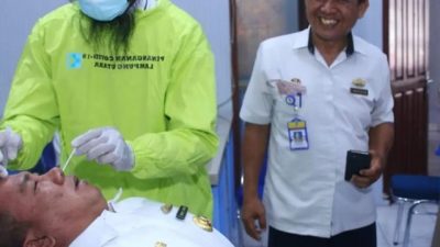 Tekan Penyebaran Covid-19, Para Pegawai Diskominfo Lampura Jalani Tes Swab