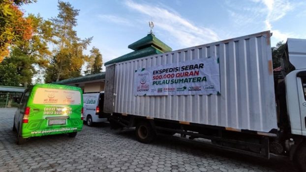 Hingga Kawasan Terpencil di Lampung, Tim Ekspedisi Pesantren Al Hilal Sebar Wakaf Quran dan Buku Islam