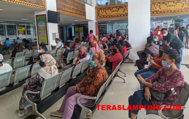 Tiga Tahun Urus KTP tak Beres, Warga Bandarlampung Keluhkan Pelayanan Disdukcapil