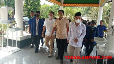 Pilwabup Lampura, Dua Cawabup Serahkan Berkas Persyaratan kepada Panitia Pemilihan