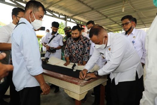 Resmikan Industri Rumahan Sepatu Selo, Ini Harapan Bupati Lamsel