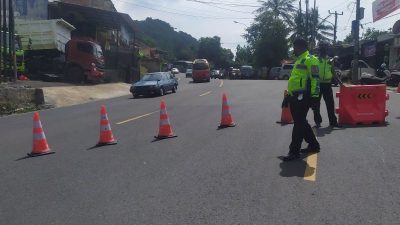 H-2 Idul Fitri 2022, Polisi Alihkan Arus Pemudik di Simpang Nagreg