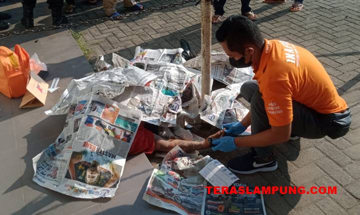 Mayat Laki-laki Ditemukan di Emperan Toko di Kota Metro