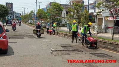 Jelang Lebaran, BPJN Lampung Perbaiki Jalan di Lampung Utara