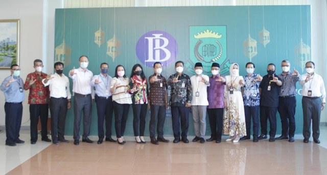 Idul Fitri 1443 H, BI Lampung Salurkan Seribu Paket Sembako