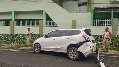 Dua Mobil Bertabrakan di Jalan Ade Irma Suryani Bandarlampung