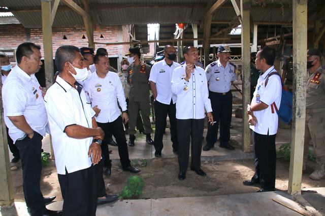 Asisten II Pemkab Lampura Tinjau Pasar Pagi Kotabumi