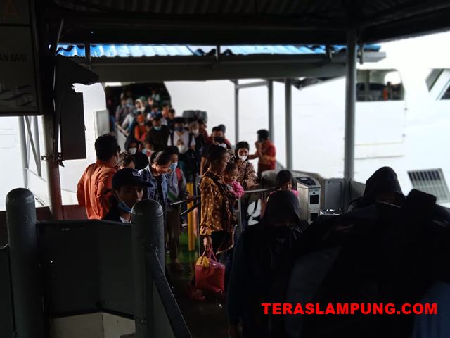 H-1 Idul Fitri, 165.037 Pemudik Tiba di Pelabuhan Bakauheni