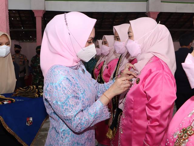Ketua TP PKK Lampura Kukuhkan TP PKK dan Bunda PAUD Desa Se-Kecamatan Blambangan Pagar