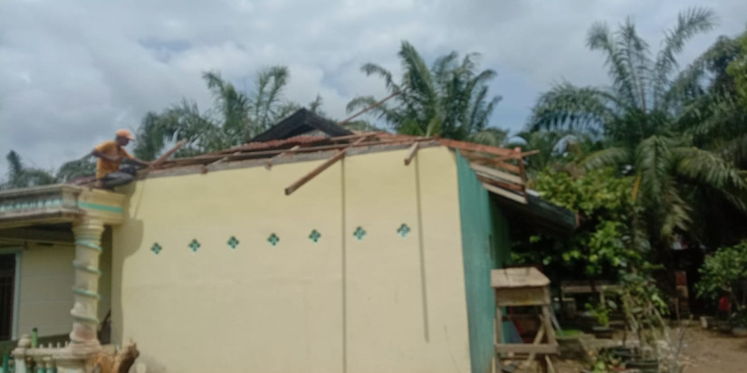 Angin Kencang di Langkat, 74 Rumah Warga Rusak