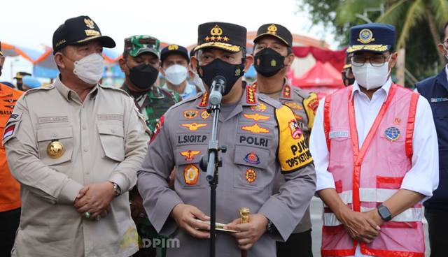 Gubernur Arinal Dampingi Kapolri dan Menhub Tinjau Arus Balik Lebaran 2022 di Pos Terpadu Pelabuhan Bakauheni