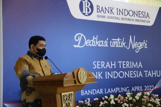 Warek 3 Unila Hadiri Serah Terima Program Beasiswa Bank Indonesia 2022