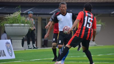 Pertandingan Persahabatan Peresmian Mini Soccer, Polda Lampung Libas Insan Pers Senior 3-1