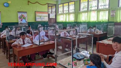 Pantau PTM 100 Persen di Bandarlampung, Walikota Eva Dwiana Ingatkan Para Guru Waspadai Hepatitis Akut